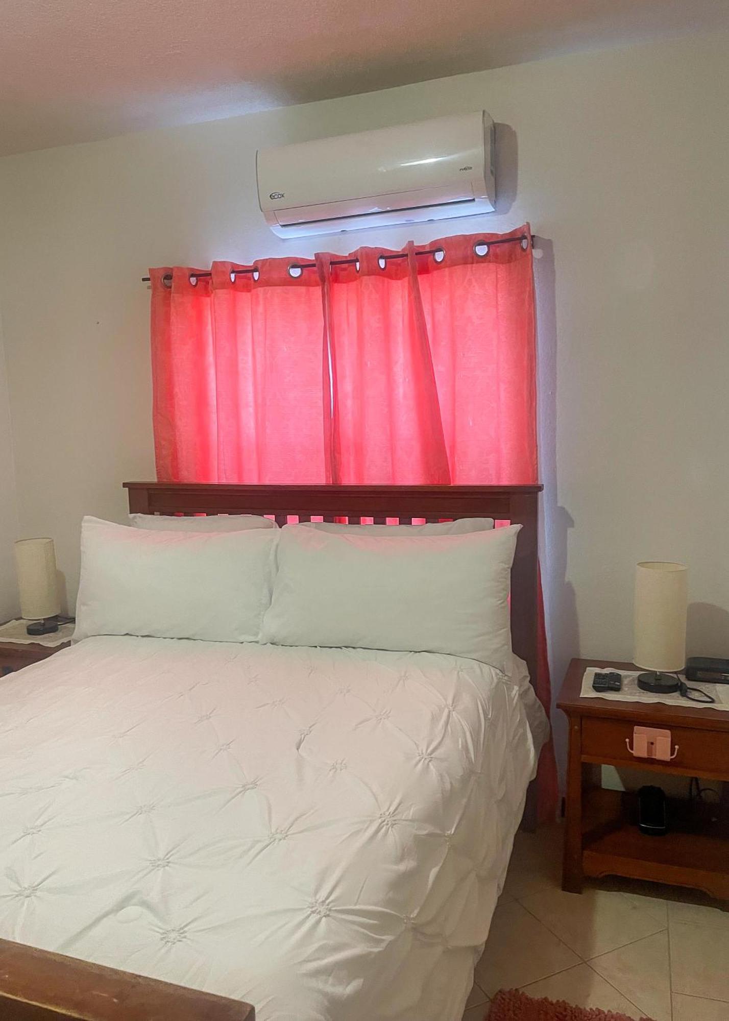 Denyse Home Cottage St. John's Екстериор снимка