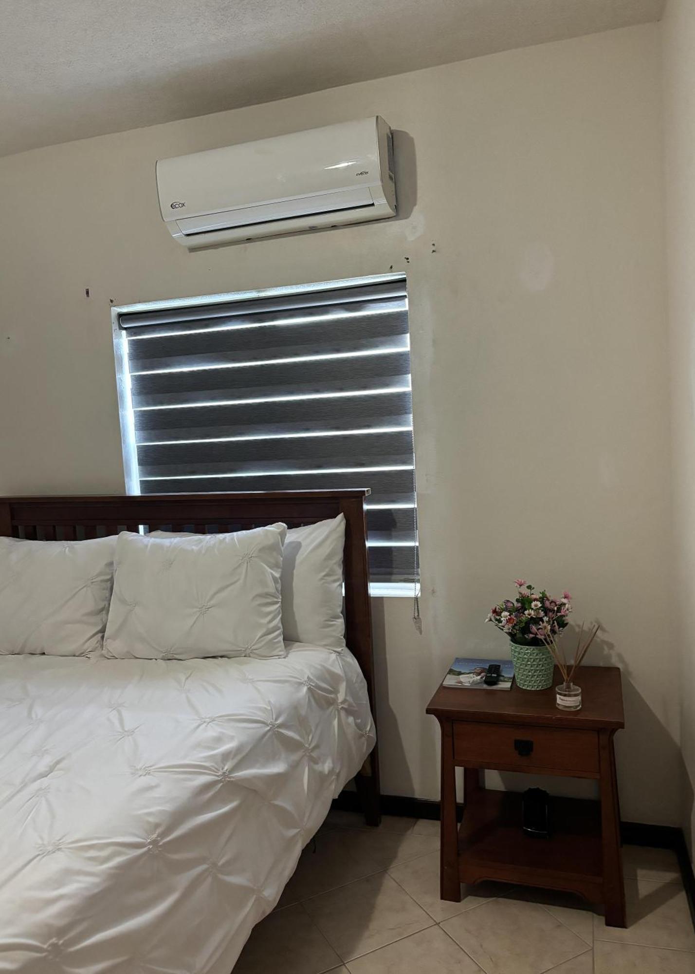 Denyse Home Cottage St. John's Екстериор снимка